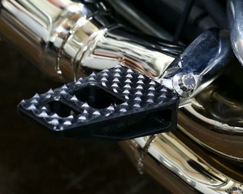 ハーレー、ソフテイルTC  Thrashin（スラッシン）Peg