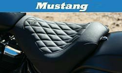 ハーレー、ソフテイル・M8 FLFBファットボーイ用シート Mustang（マスタング）