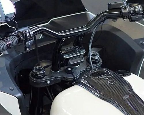 ハーレー ソフテイル メーター廻りパーツ カスタムファクトリー ノイズ