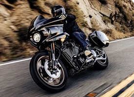 2022 FXLRST ローライダーST