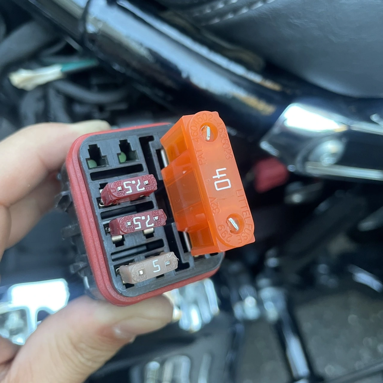 ハーレー/M8ソフテイルのヒューズの容量UPカスタム（部品/消耗品交換）についてのカスタムガイド