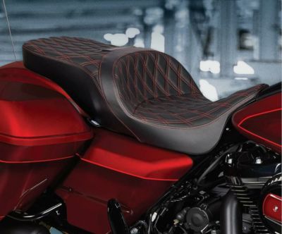 Drag Specialties フリーダム ツーリングシート ダブルダイアモンド レッドステッチ 2009以降ツーリング