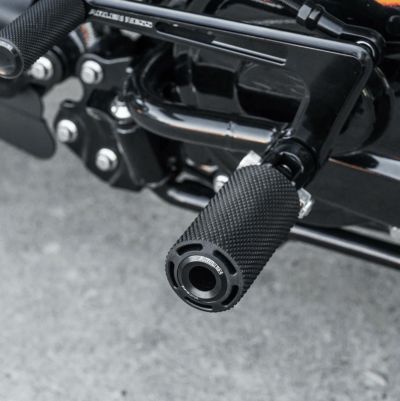 Arlen Ness Cush フットペグ ブラック M8ソフテイル、スポーツスターS、ナイトスター