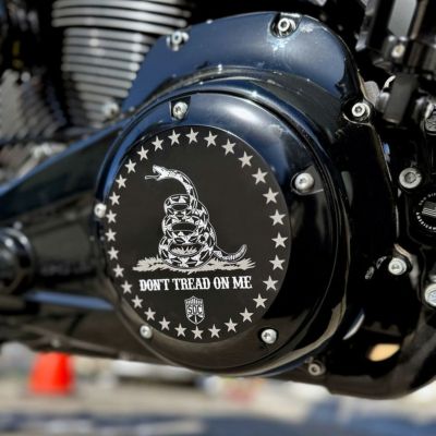 【SALE】San Diego Customs GADSON ダービーカバー (グロスブラック) M8 ツーリング、トライク
