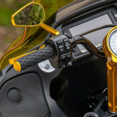 Arlen Ness ダイアモンド・ハンドグリップセット (ゴールド) 2024以降 ロードグライド、ストリートグライド