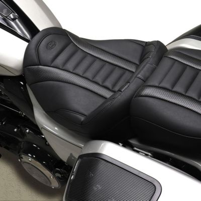 Mustang 2024以降 ロードグライド、ストリートグライド デラックス・ソロシート (バックレスト付)