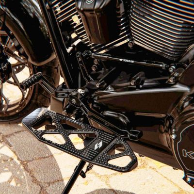 KRAUS MAXリーン フットコントロール/フロアボードキット (ブラック) M8ツーリング