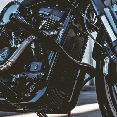M8 ソフテイル ミッドコントロール用 ハイウェイペグ・クラッシュバー (ブラック) OG