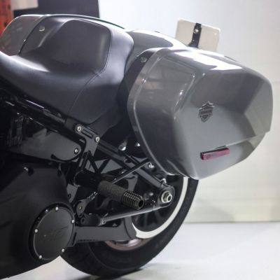 M8 ソフテイル リア・クラッシュバー (ブラック) OG