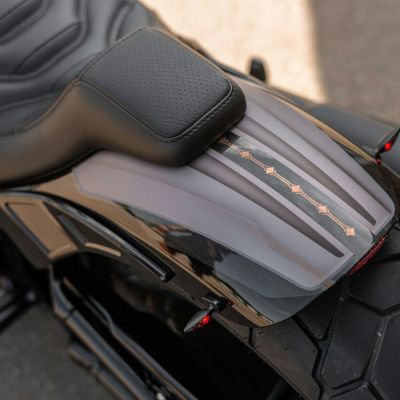Killer Custom ボブスター・ワイドタイヤ用リアフェンダー (ストラット付) M8 ローライダー/S/ST、スポーツグライド、スリム、デラックス、ヘリテイジクラシック
