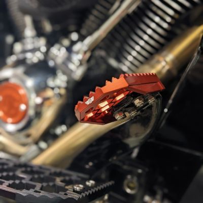 ツーリング、ソフテイル、ダイナスイッチバック用 ハニカムV3・グリッパーブレーキペダルキット (カラーアルマイト仕上げ) OG