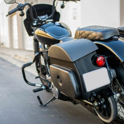 M8 ストリートボブ、スタンダード Stealth 30L クイックマウント・サドルバッグ Viking Bags