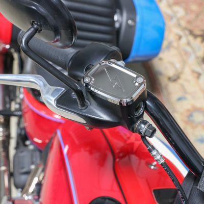 M8 ソフテイル フロントブレーキマスターシリンダー・リザーバーキャップ (クローム) スラッシンサプライ(THRASHIN SUPPLY)