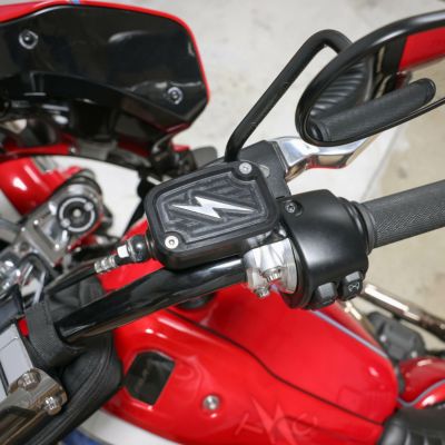 M8 ソフテイル フロントブレーキマスターシリンダー・リザーバーキャップ (コントラストカラー) スラッシンサプライ(THRASHIN SUPPLY)