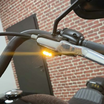 Kellermann ダッシュ マイクロ M8ソフテイル用 左フロントウィンカー (マットブラック/クリア)