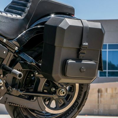 M8 ストリートボブ、スタンダード Outlaw 15L クイックマウント・ミディアムサドルバッグ (左用) Viking Bags