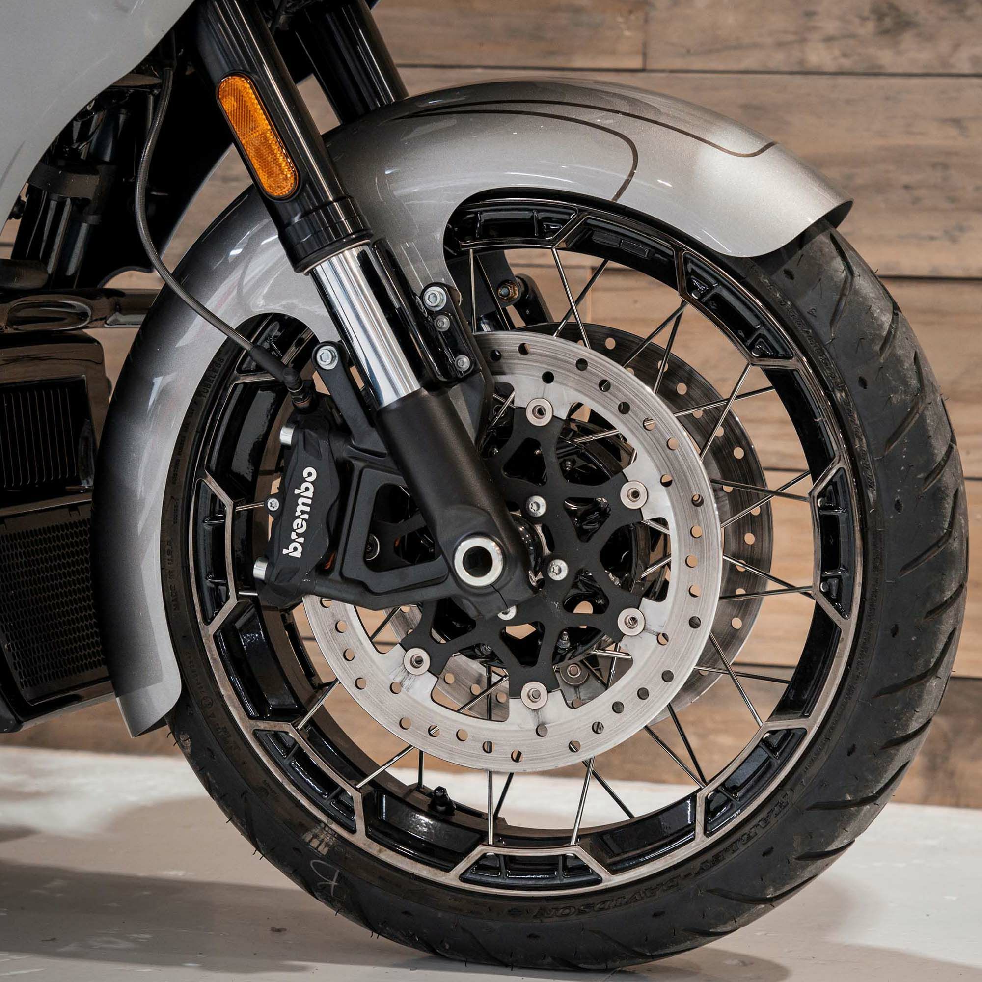 Paul Yaffe CAFE 21インチホイール用 Super Lite フェンダー 【CVO 