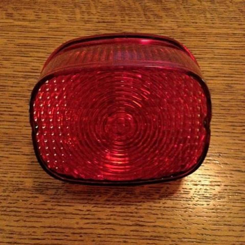ツーリング、ダイナスイッチバック、トライグライド テールライトレンズ (レッド)