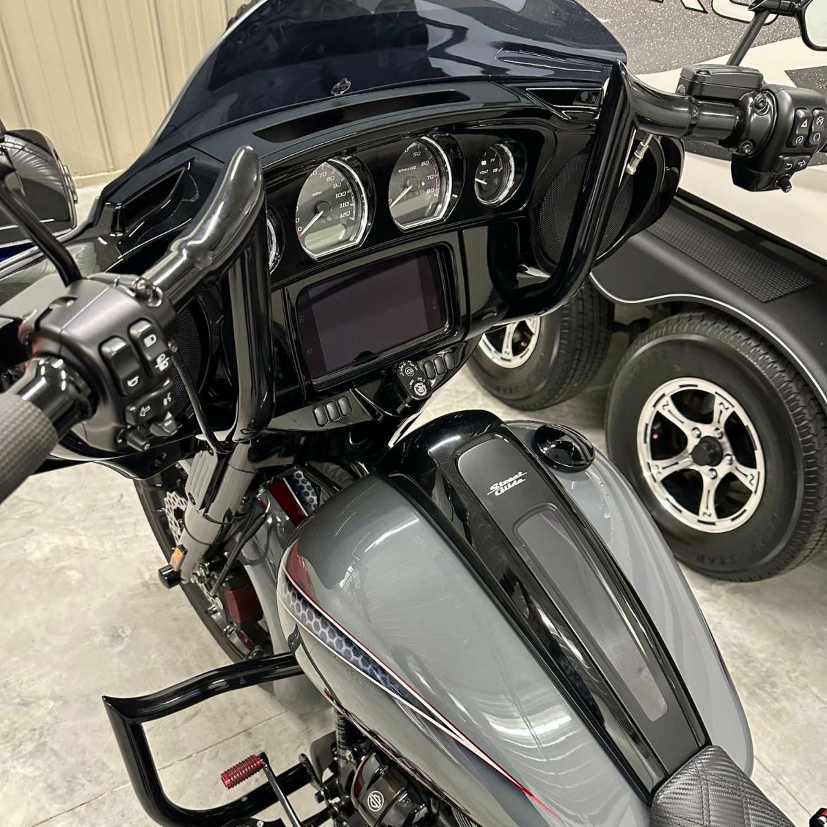 2024以降 ストリートグライド VILLAIN ハンドルバー (ブラック) Siouxicide Choppers5