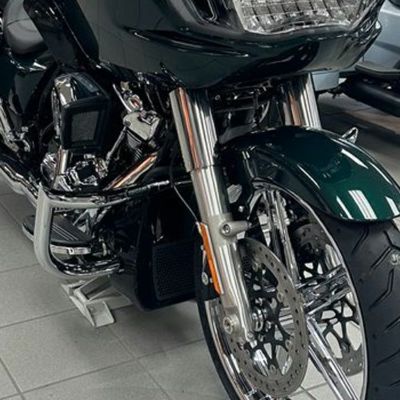ロードグライド3、フリーホイーラー チョップドエンジンガード (クローム) Siouxicide Choppers