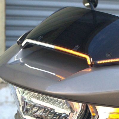 2024以降 ロードグライド、2023以降 CVOロードグライド/ST LEDセンターフェアリングベントトリム Custom Dynamics