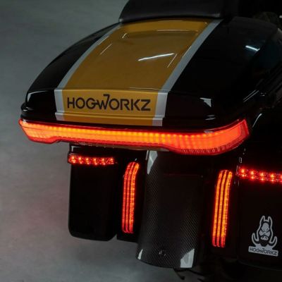 2014～2024 ツーリング シーケンシャル LED ツアーパックライト (スモークレンズ) ホグワークズ