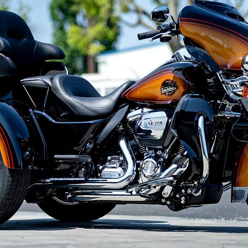 M8 トライク トゥルーデュアルエキゾーストパイプ (クローム) フリーダムパフォーマンス1