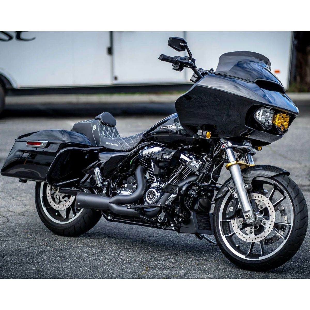 M8ツーリング ショーティー 2-1フルエキゾーストマフラー コンバットエンド (ブラック) フリーダムパフォーマンス2