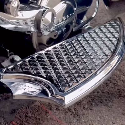 ツーリング、トライク ELEV8 ライダーフロアボード (クローム) CMC