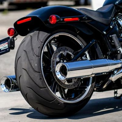 M8ソフテイル トゥルーデュアルエキゾースト用 4.5インチ ツーステップ・スリップオンマフラー ストレート (クローム) フリーダムパフォーマンス