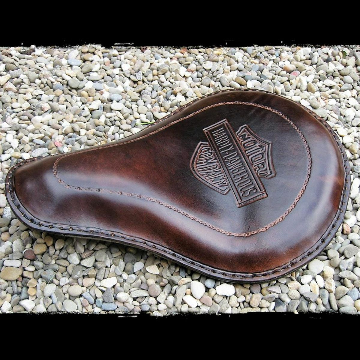  dhカスタム ハードリーデンジャラス・ソロシート ミディアムサイズ (ブラウン)1