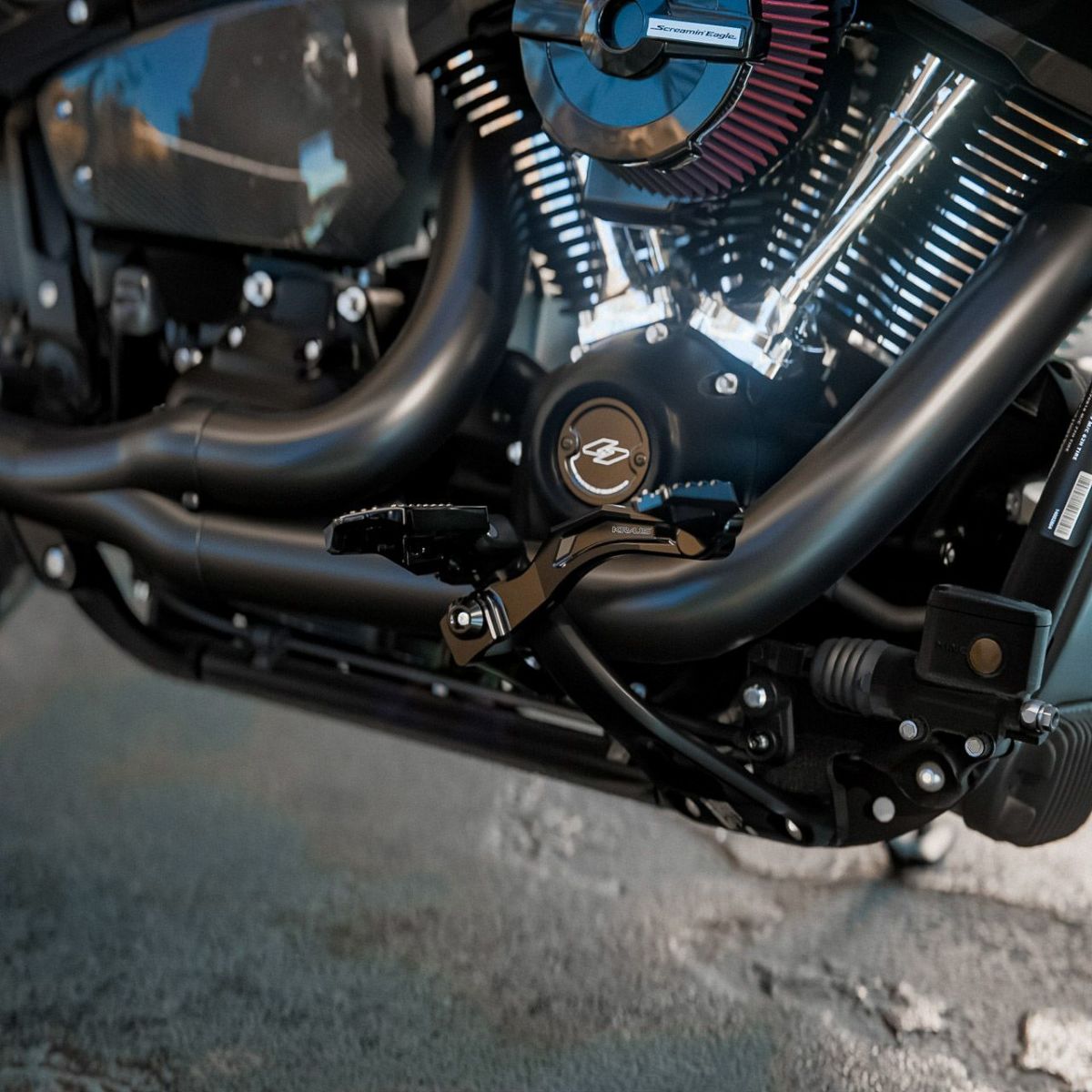 M8 ストリートボブ、スタンダード、ローライダー/S/ST　SX3 フットコントロールキット (ブラック) クラウス5