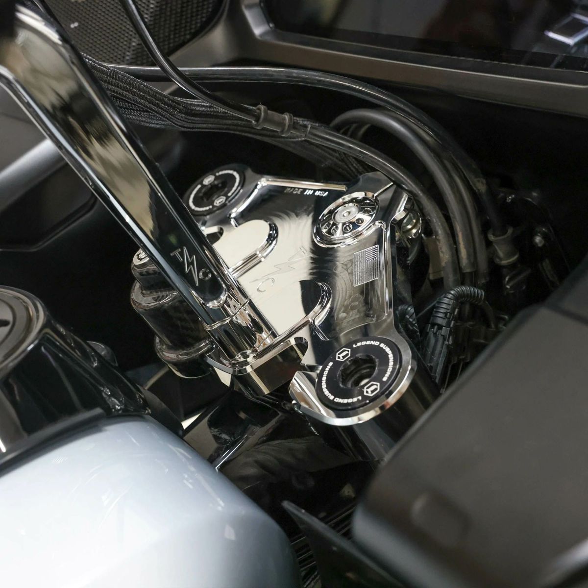 2024以降 ロードグライド トップトリプルツリー (クローム) スラッシンサプライ1