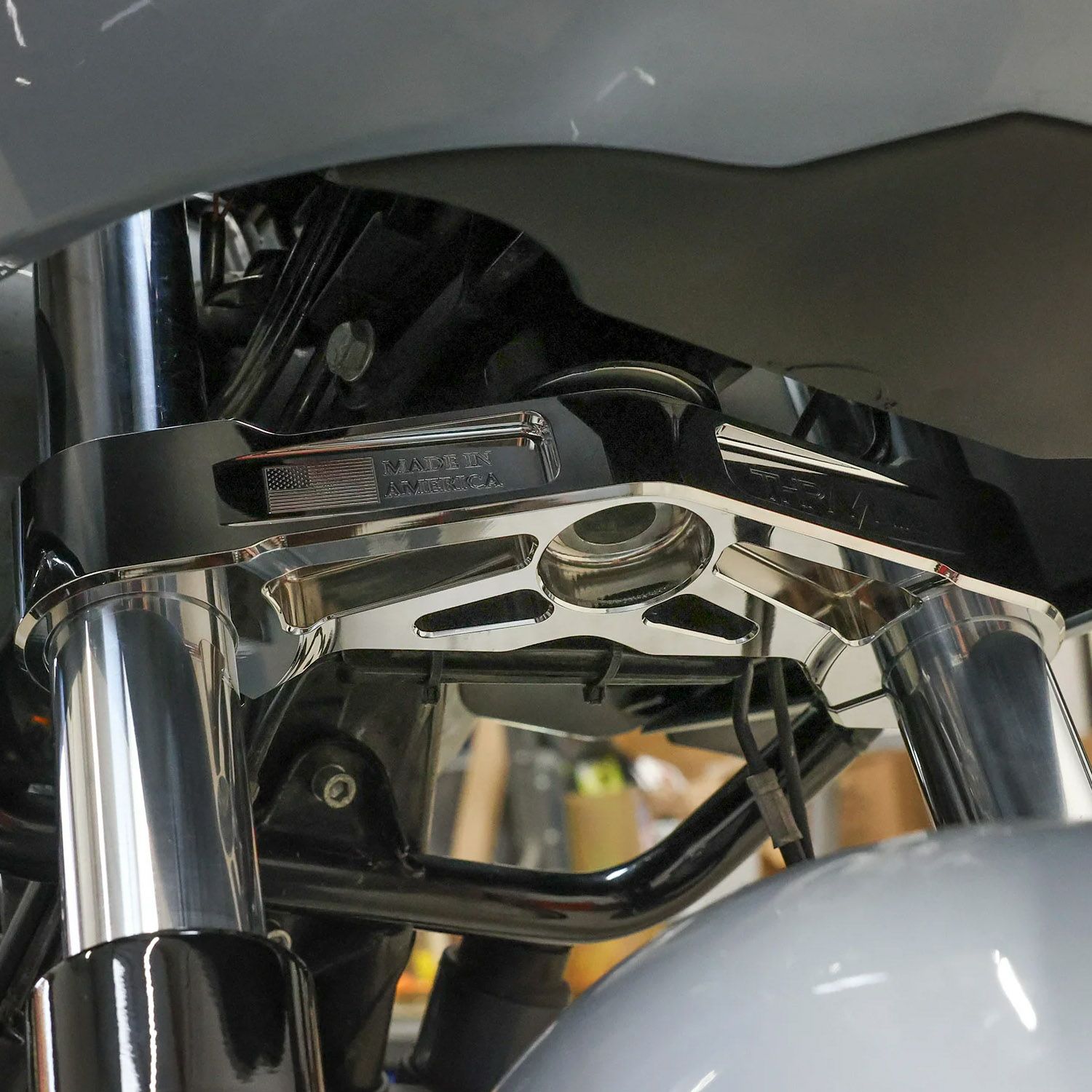 2024以降 ロードグライド ボトムトリプルツリー (クローム) スラッシンサプライ