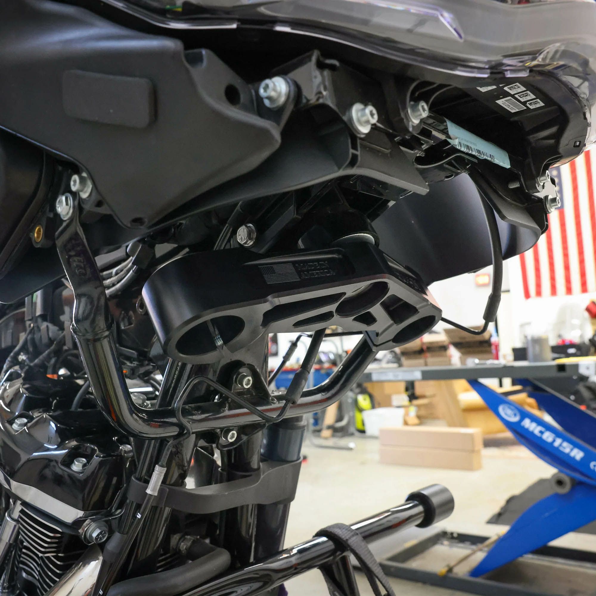 2024以降 ロードグライド ボトムトリプルツリー (ブラック) スラッシンサプライ1