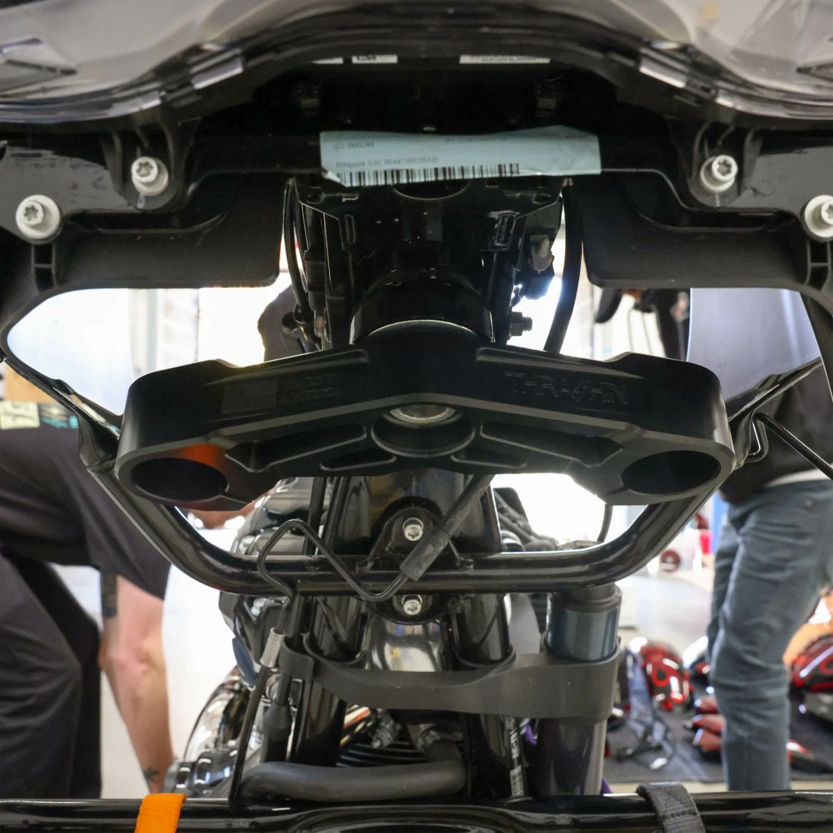 2024以降 ロードグライド ボトムトリプルツリー (ブラック) スラッシンサプライ2