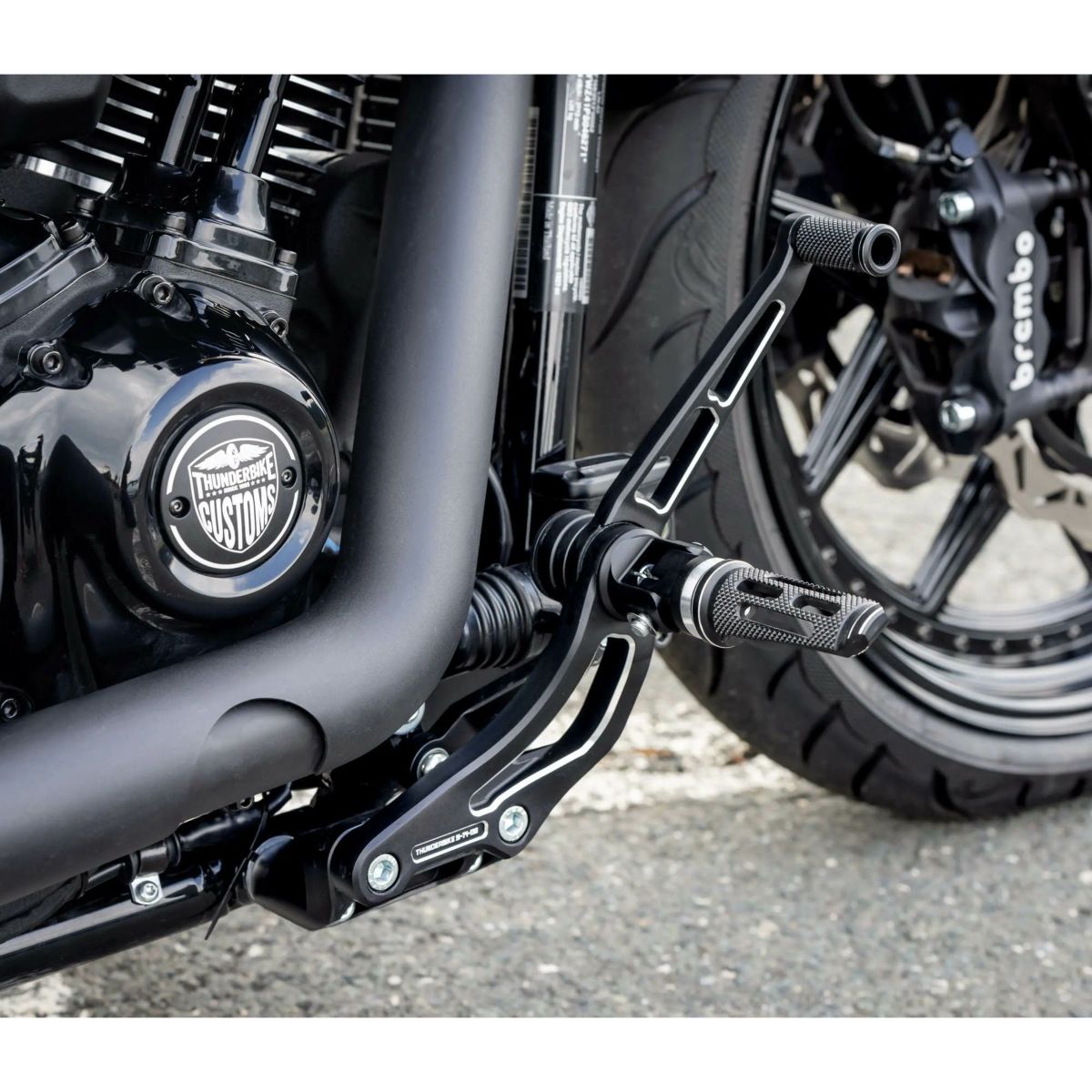 M8 ローライダー/S/ST、ストリートボブ、スタンダード ファントム・フォワードコントロールキット (コントラストカラー) サンダーバイク5