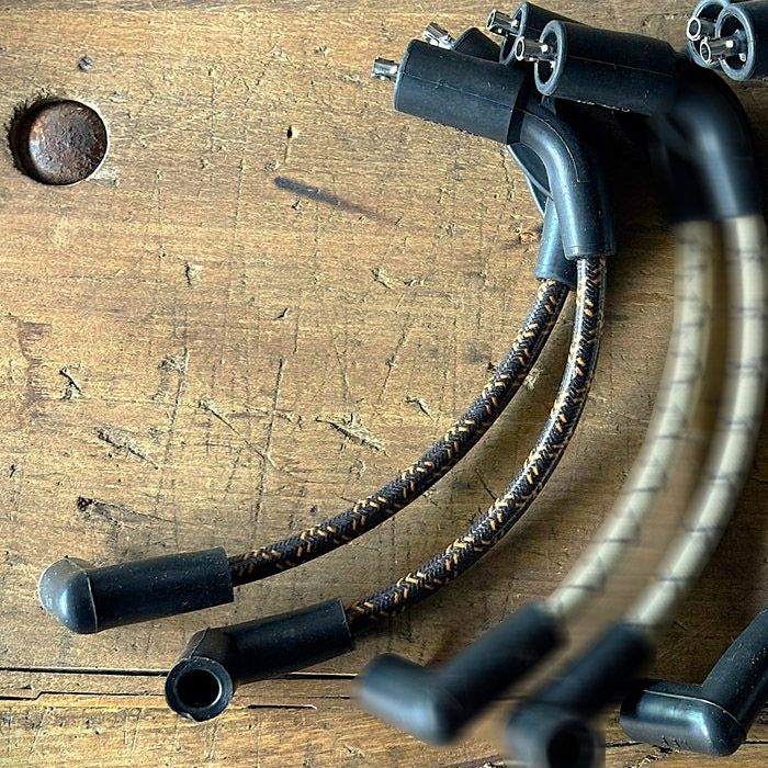 スポーツスター 布巻きスパークプラグコード (ブラック/オレンジ) INFINITY