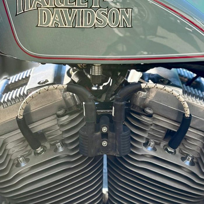 スポーツスター 布巻きスパークプラグコード 上向き用 (ブラック) INFINITY3