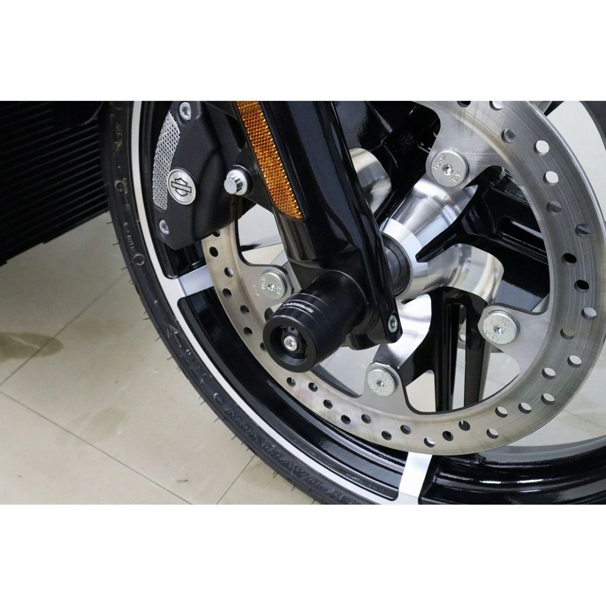 2024以降 ロードグライド、ストリートグライド フロントアクスルスライダー (ブラック) スピードラ2