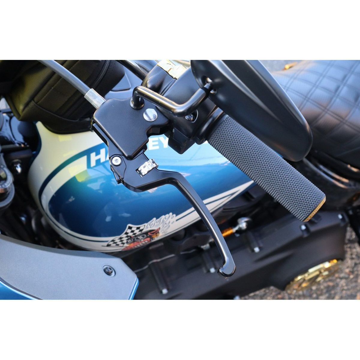 M8ソフテイル アルミ削り出し アジャスタブルレバーセット スタンダードタイプ (ブラック/シルバー) スピードラ2