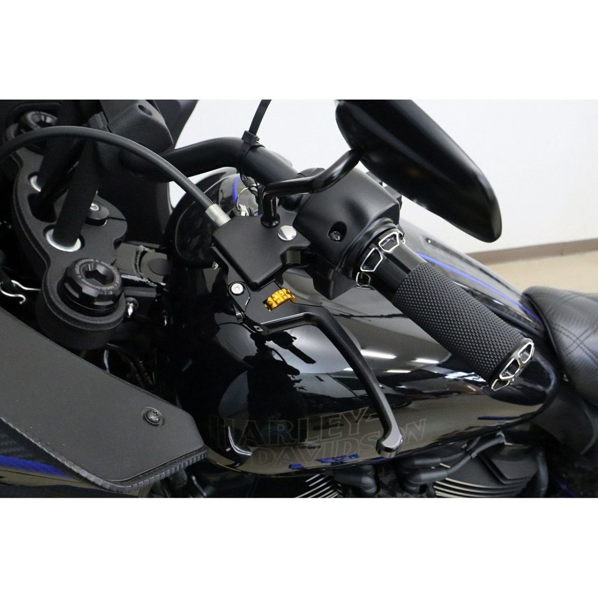  M8ソフテイル アルミ削り出し アジャスタブルレバーセット スタンダードタイプ (ブラック/ゴールド) スピードラ2