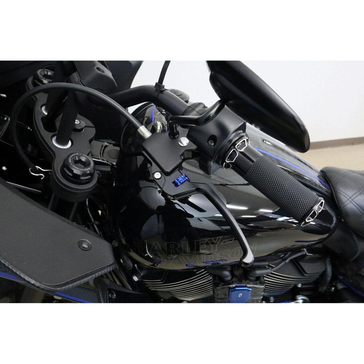  M8ソフテイル アルミ削り出し アジャスタブルレバーセット スタンダードタイプ (ブラック/ブルー) スピードラ2