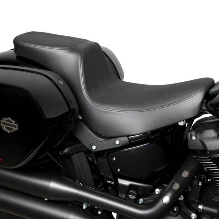 M8ソフテイル ローライダー/S/ST、スポーツグライド パフォーマンスプレデター 2UPシート (スムース)
