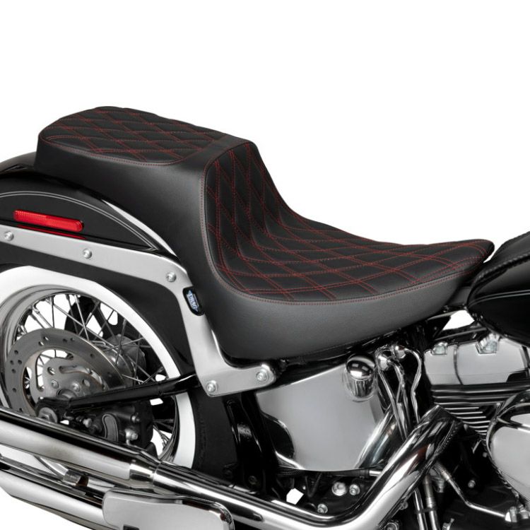 2000～2017 FLソフテイル、2000～2005 FXソフテイル プレデター3 2UPシート (ダブルダイアモンド/レッド)