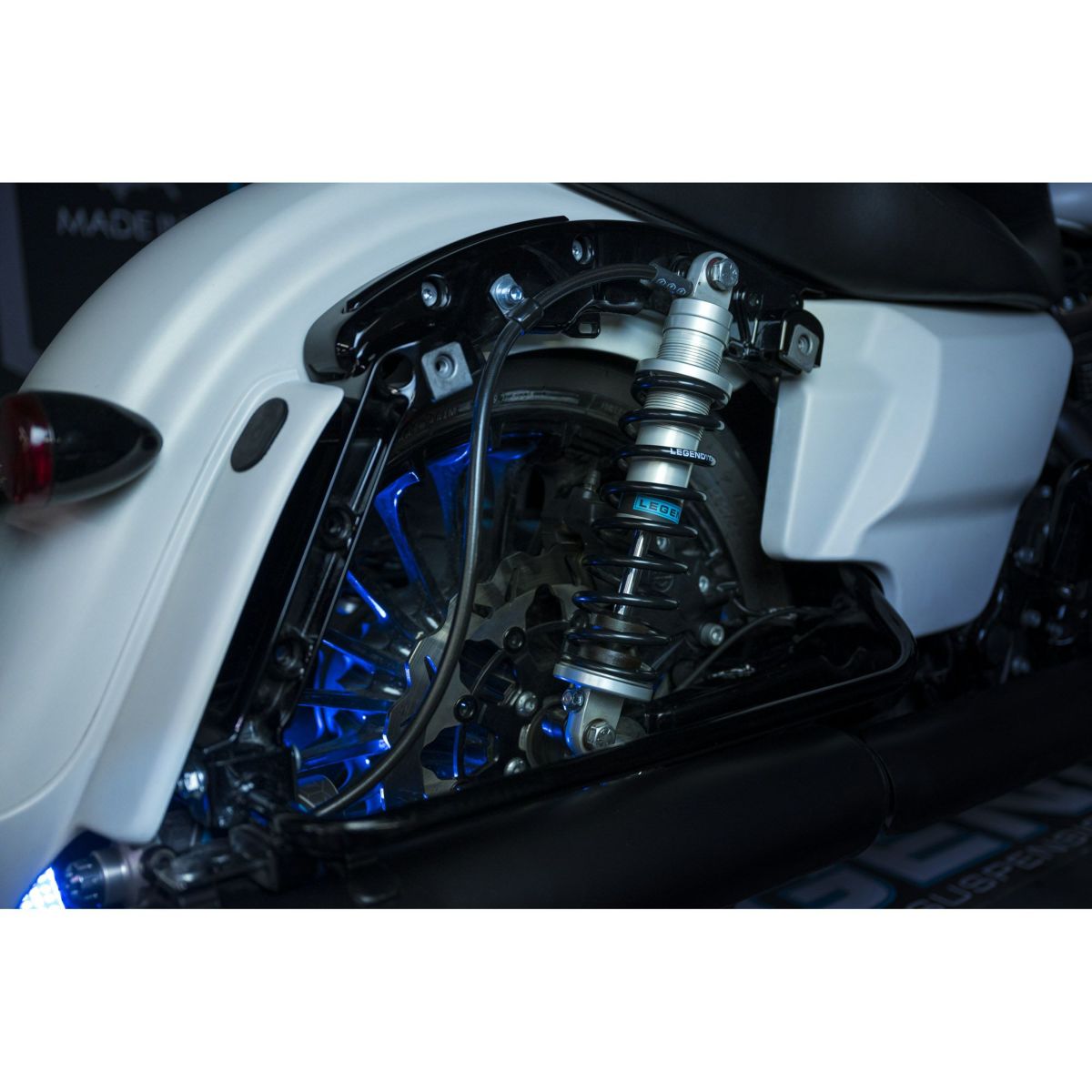 2014以降 ツーリング REVO ARC リモートリザーバー付リアサスペンション 13インチ・ヘビーデューティー (シルバー)2