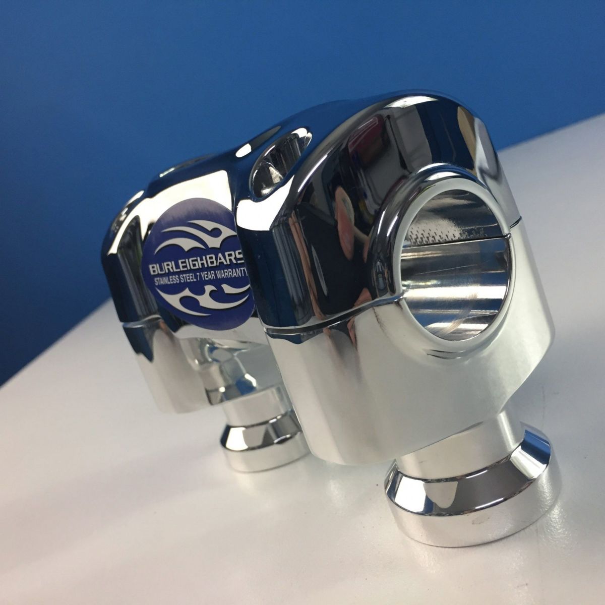  M8 ブレイクアウト デジタルメーター対応トップクランプ付ライザー (クローム)