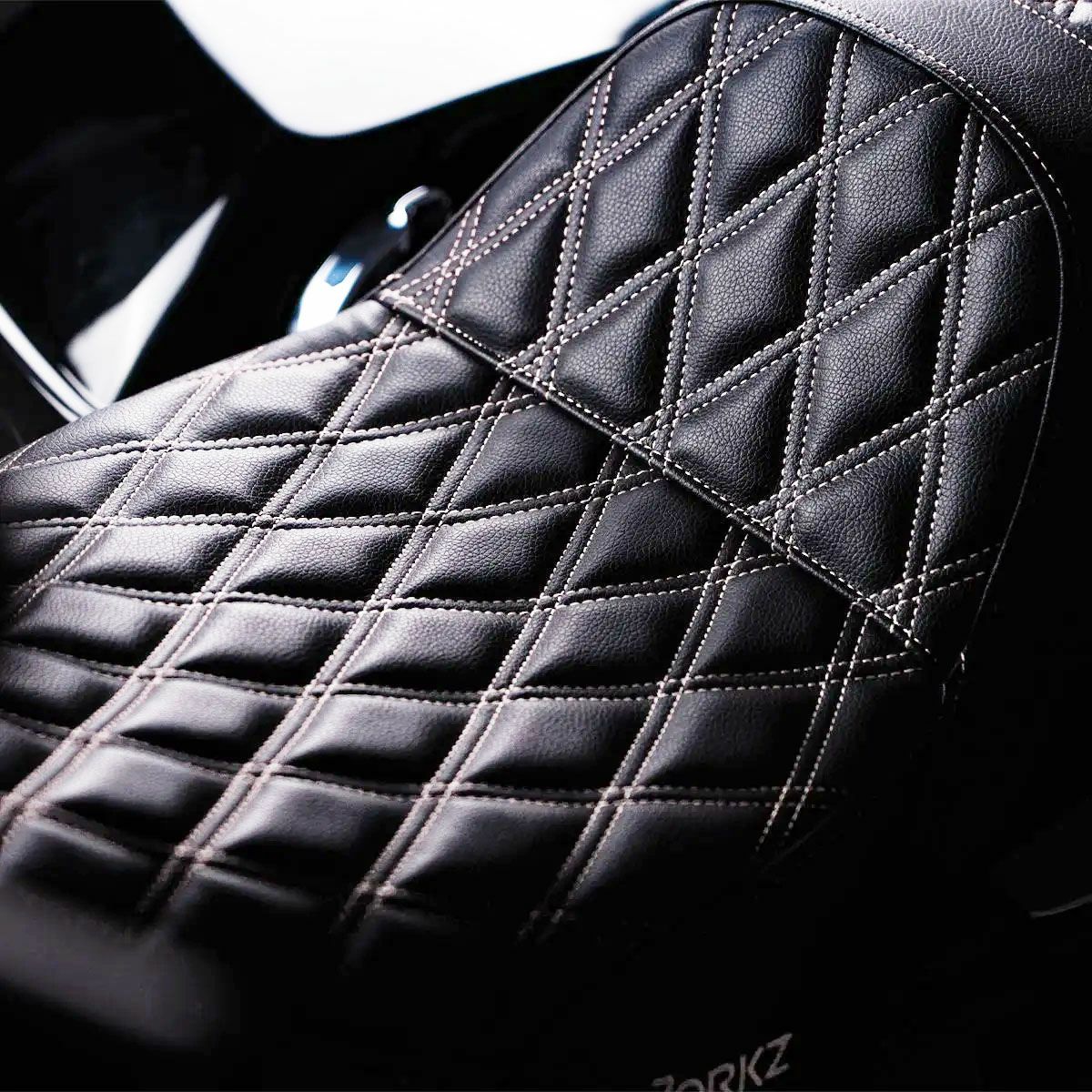 ハーレー ツーリングモデル RISE UP シート ダブルダイアモンド シルバーステッチ Hog Workz（ホグワークズ） 2