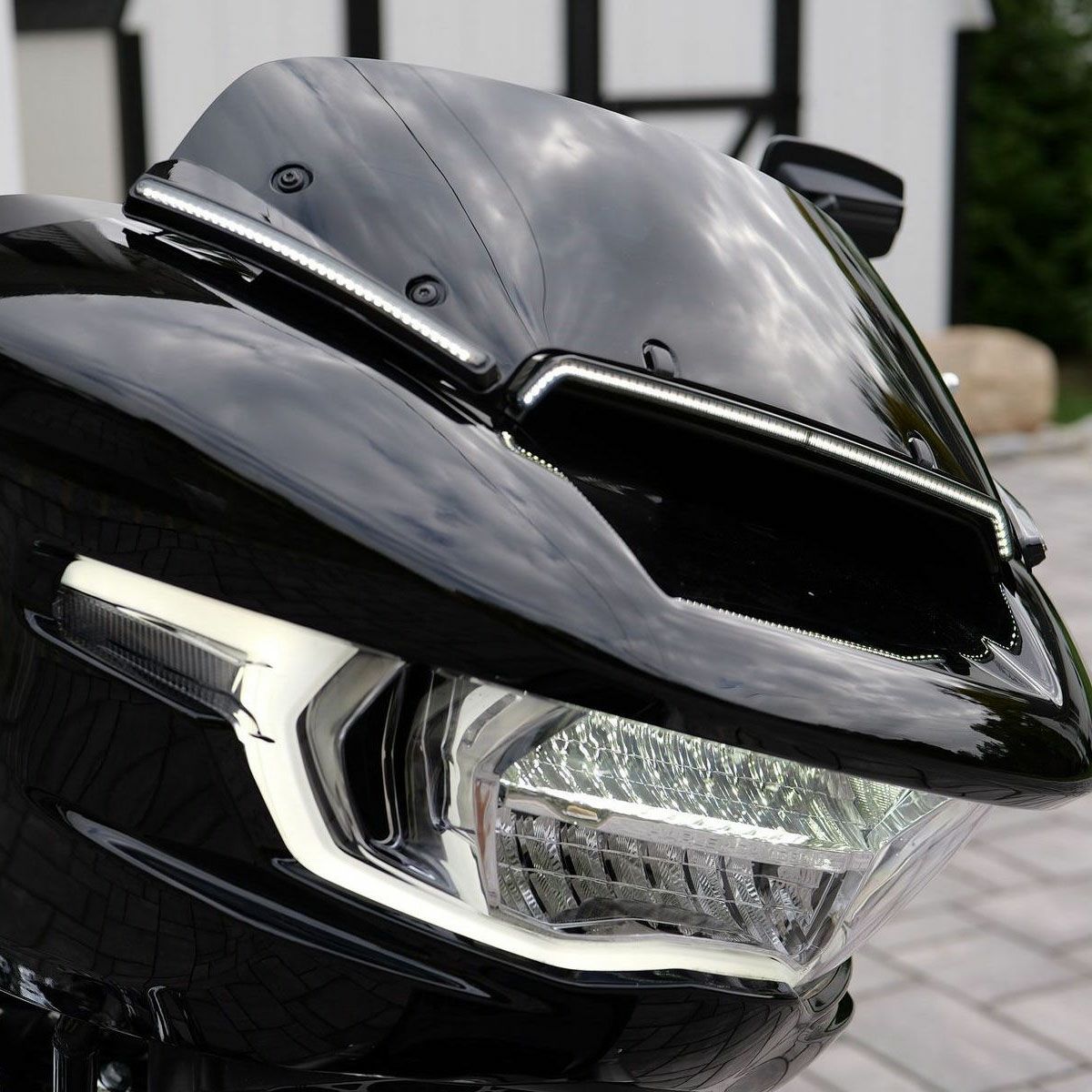 2024以降 FLTRX ウインドシールド トリムライト 3