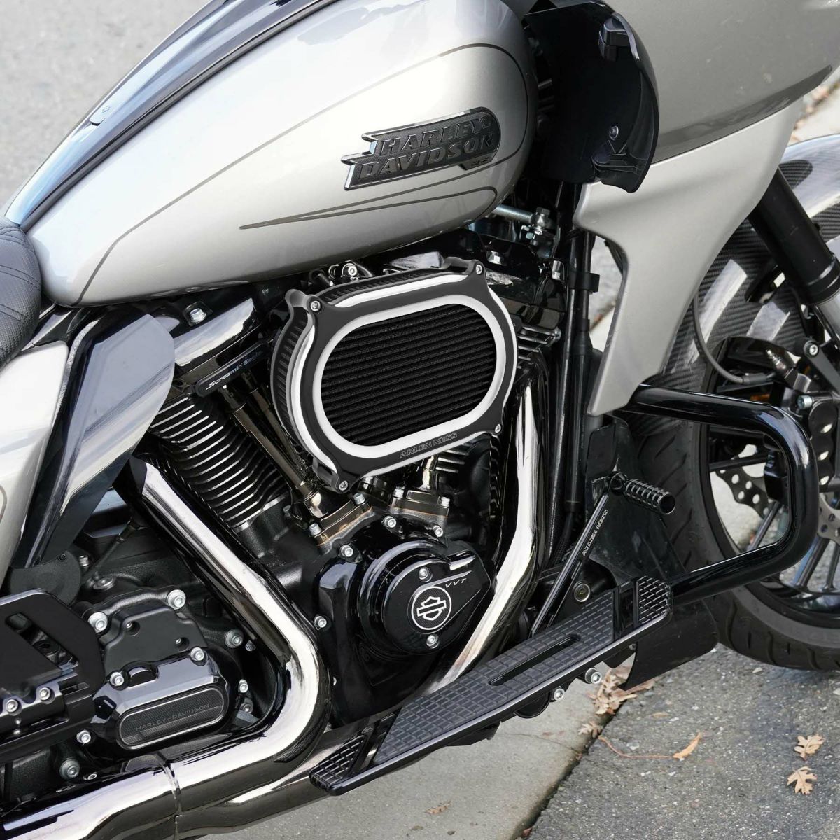 2017以降 M8 ソフテイル、ツーリング ステージ2 オーバルエアクリーナー (コントラストカラー)2